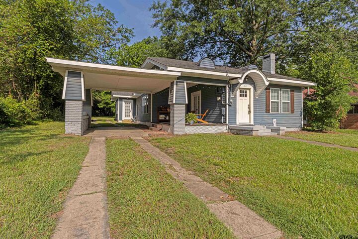 Property Photo: 316 Polk St TX 75644