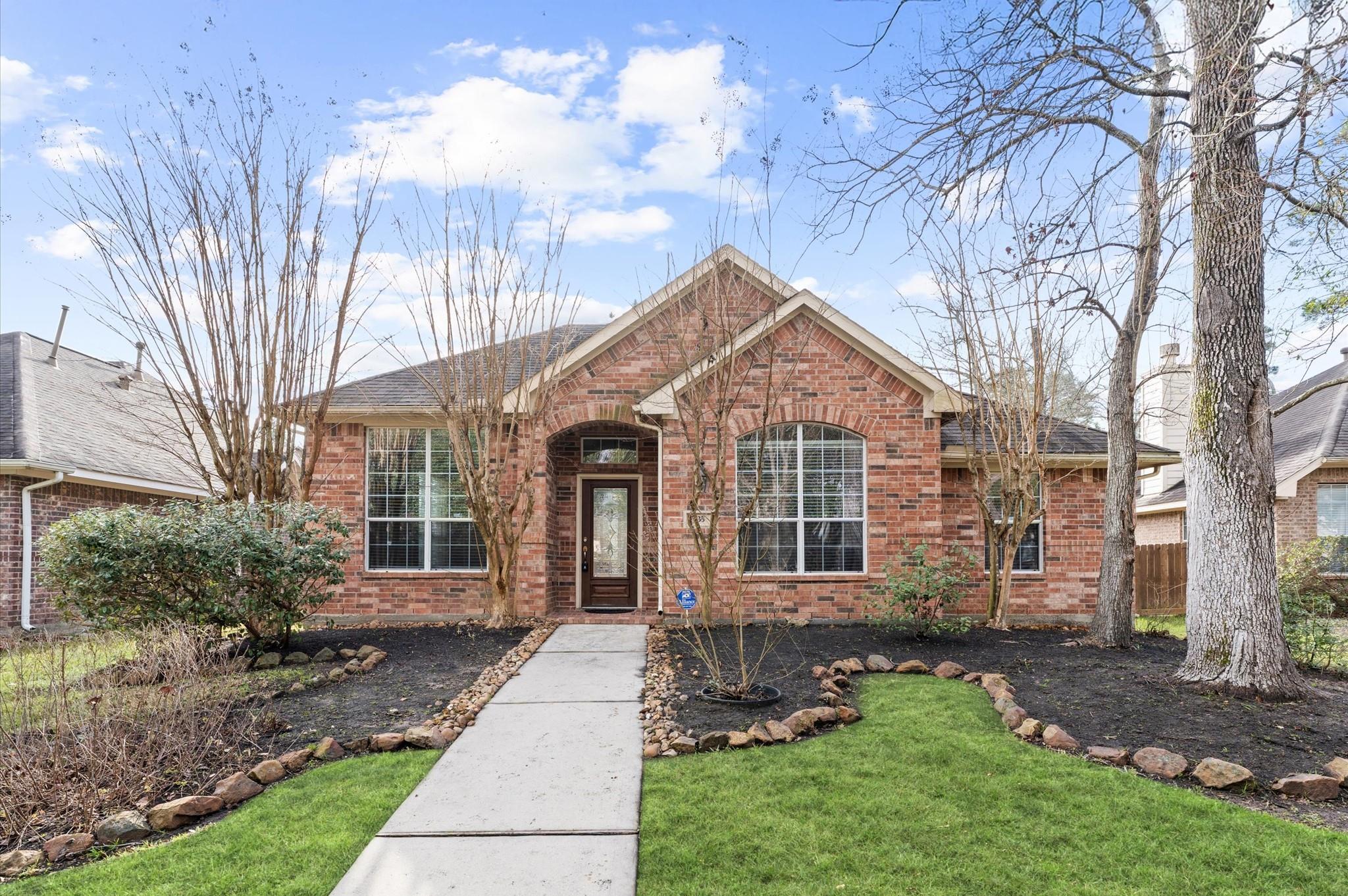 Property Photo: 35 Powers Bend Way TX 77382
