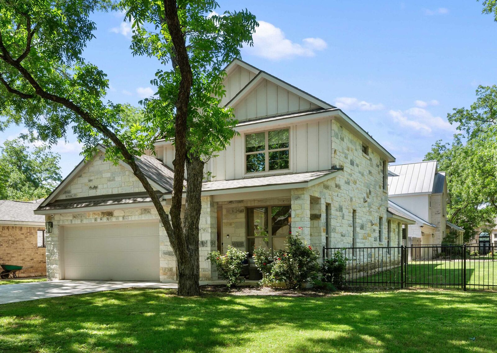 Property Photo:  417 Wichita Street  TX 78654-7025 