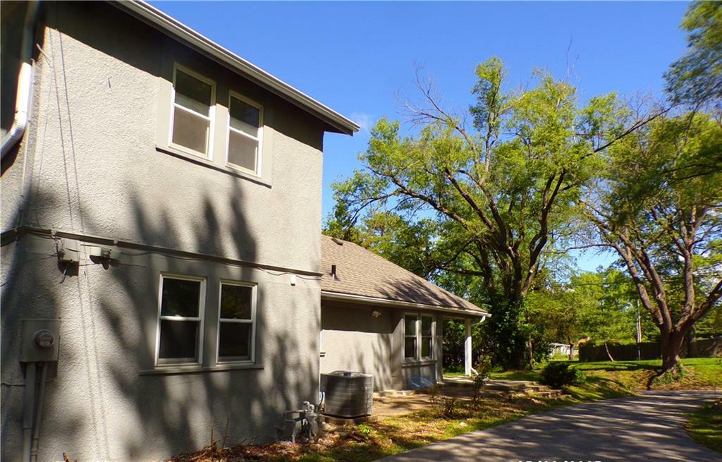 Property Photo:  503 W Jones Street  MO 64050 