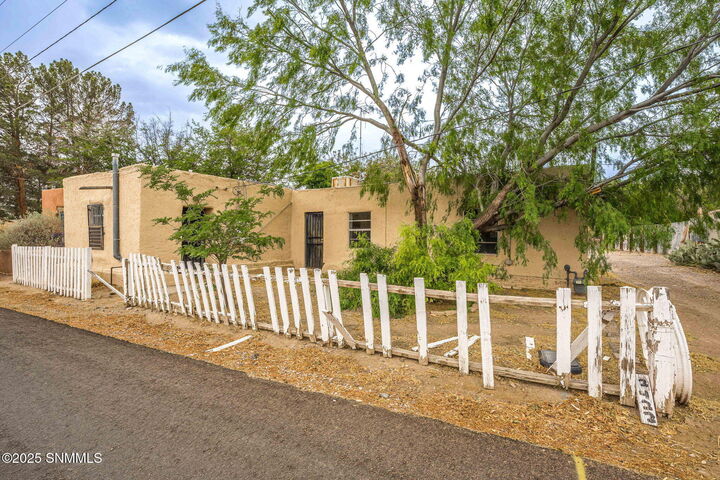 Property Photo:  2422 Calle De Santiago  NM 88046 