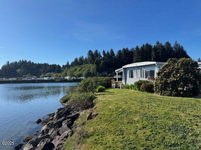 Property Photo: 955 SE Mill Street A16 OR 97394