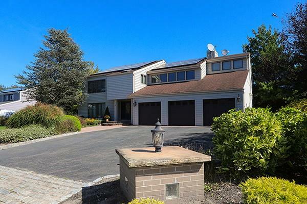 9 Jesse Way  Mount Sinai NY 11766 photo