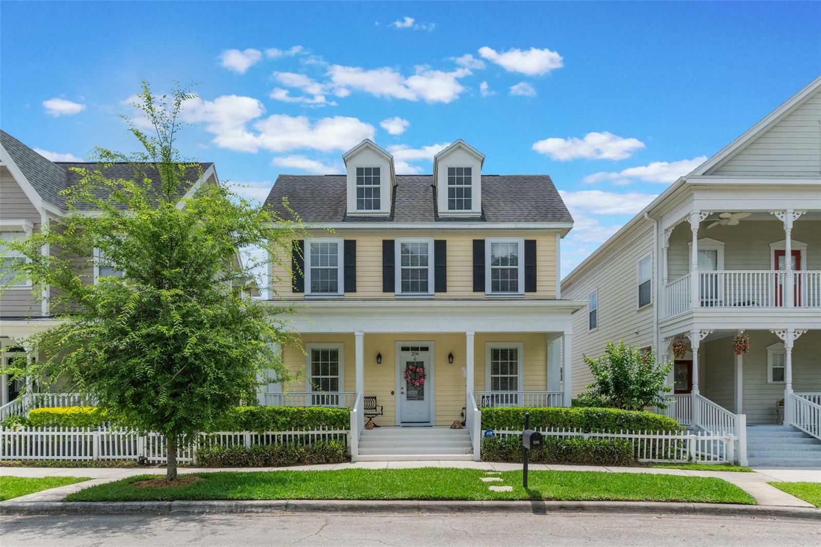 Property Photo: 206 Norfolk Place FL 34747