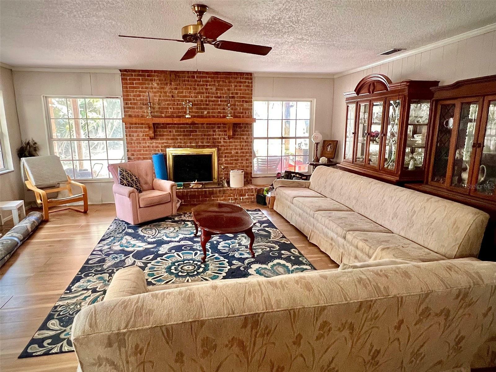 Property Photo: 76 Oakdale Street FL 34786