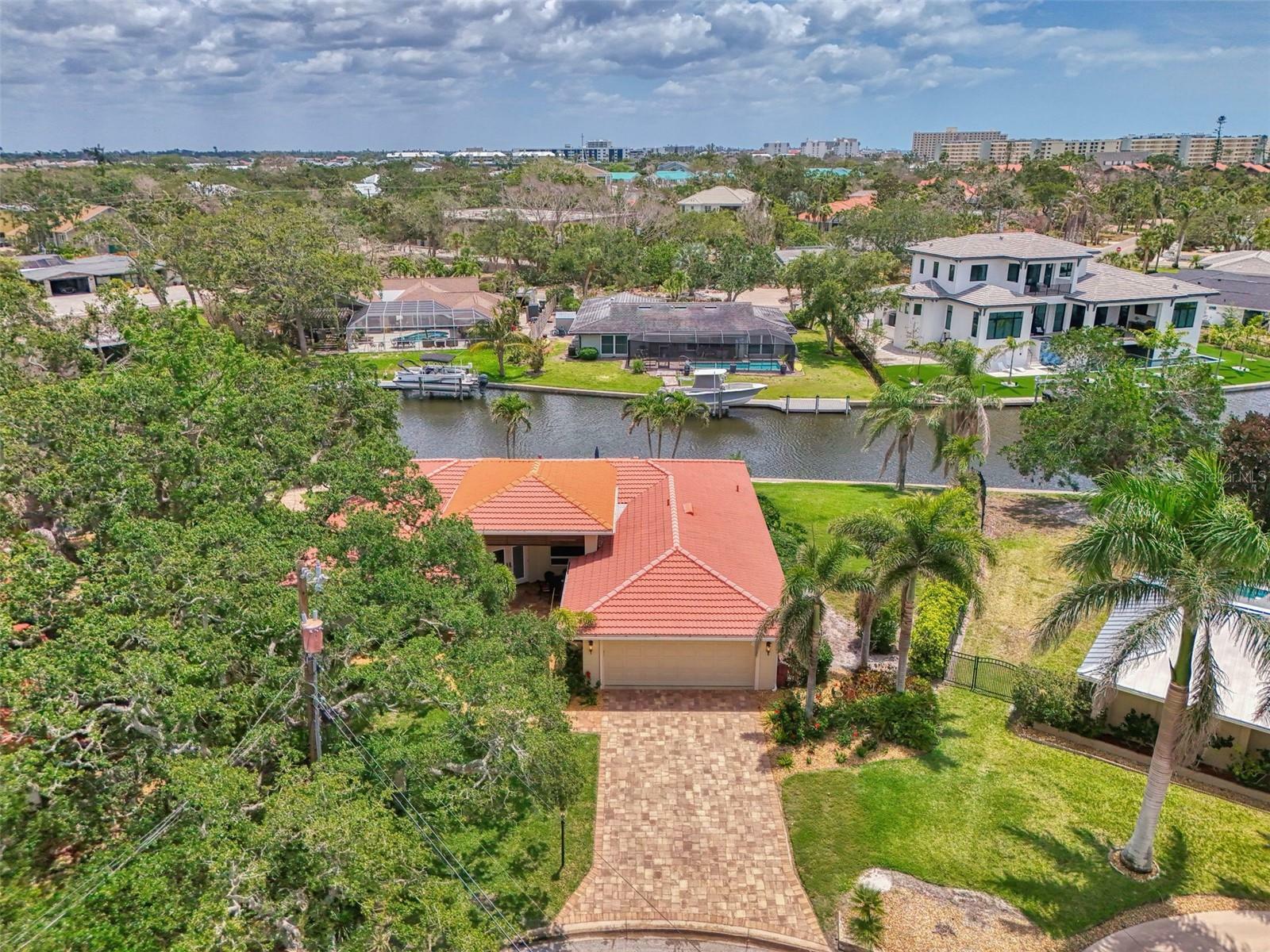 Property Photo: 1038 Contento Street FL 34242