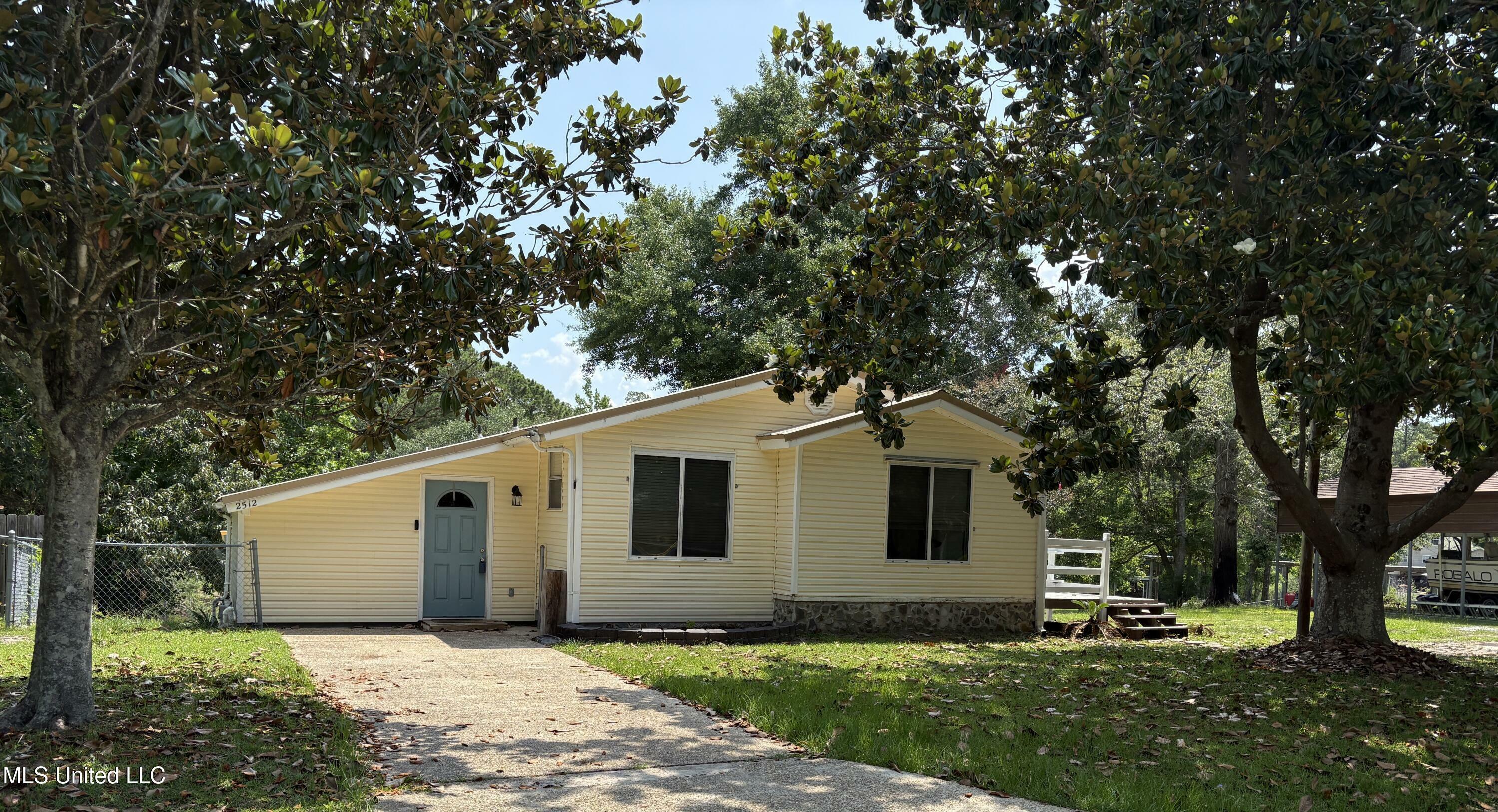 Property Photo:  2512 Bahama Drive  MS 39553 
