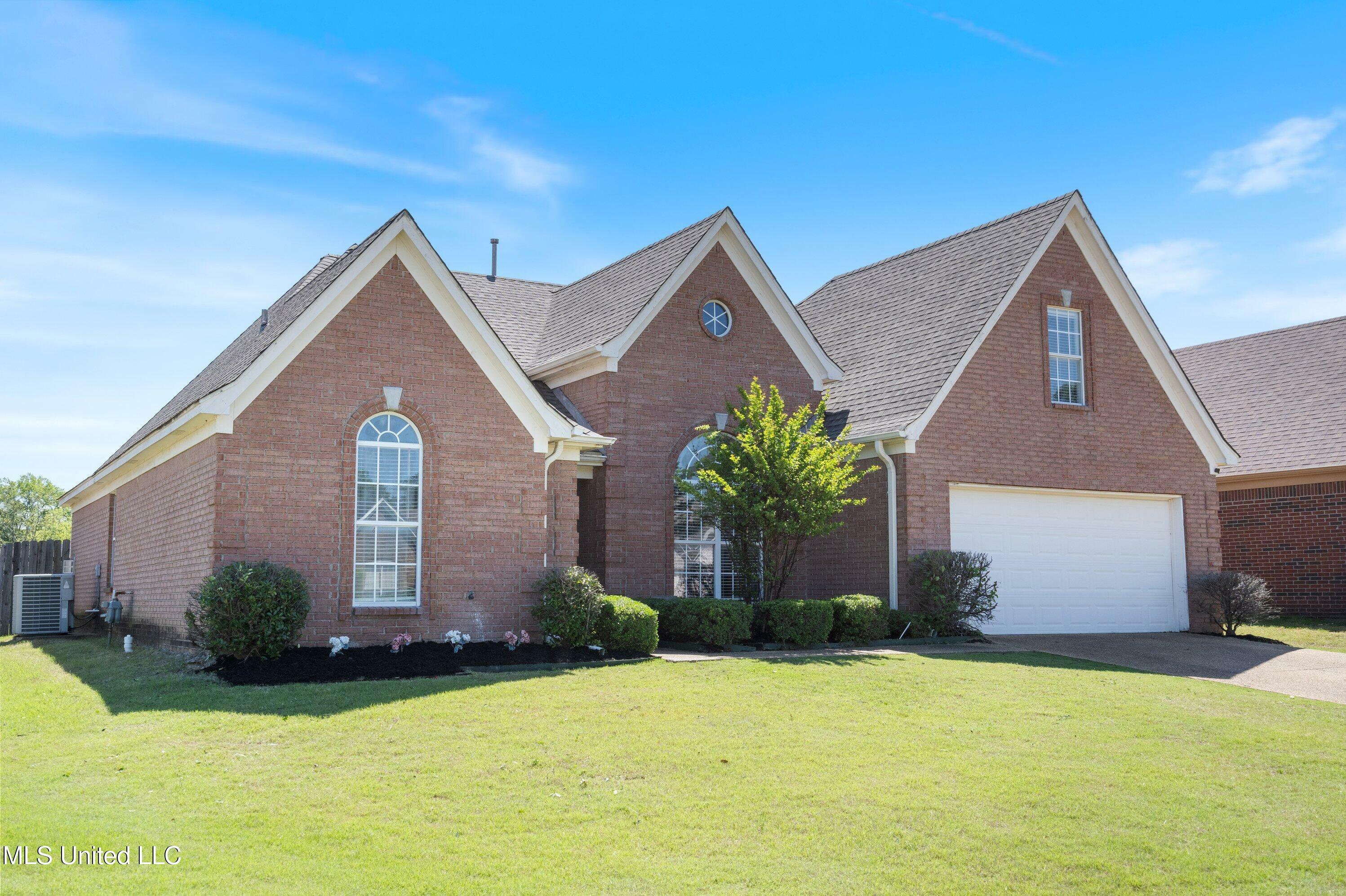 Property Photo: 7868 Plantation Ridge Cove MS 38654