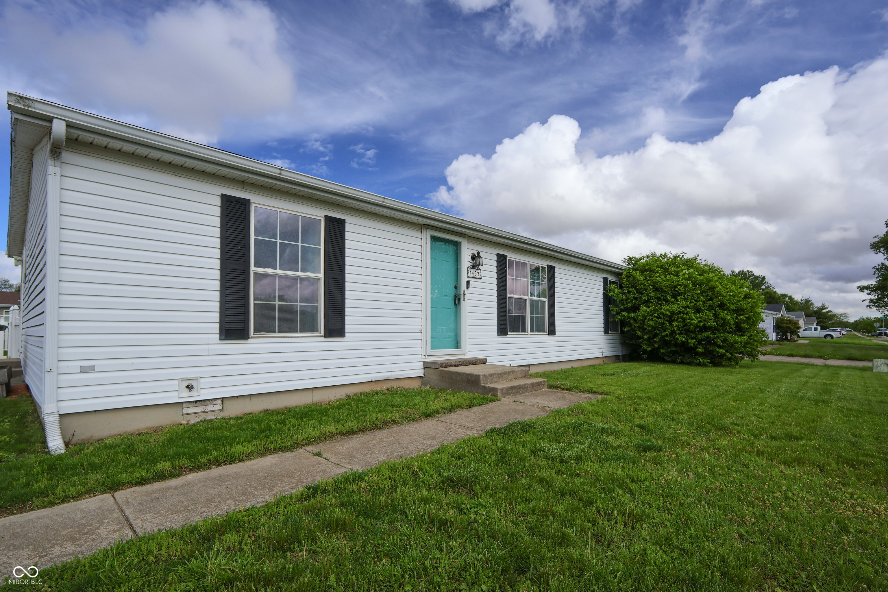 Property Photo: 4632 Willowbrook Drive IN 47203