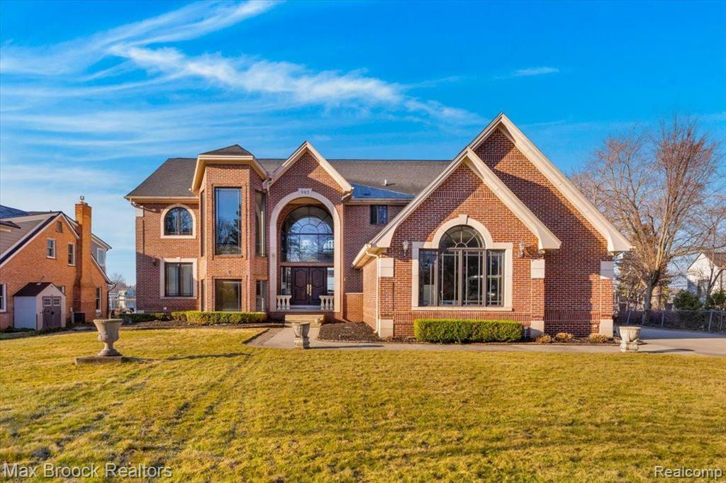 Property Photo: 985 James K Boulevard MI 48341 1819