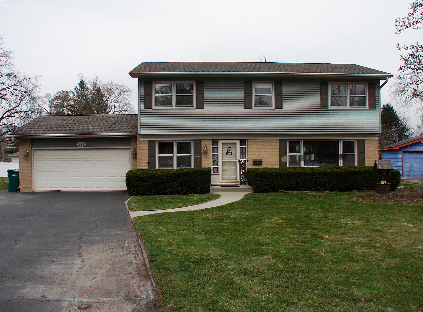 Property Photo: 571 Dawn Circle IL 60030