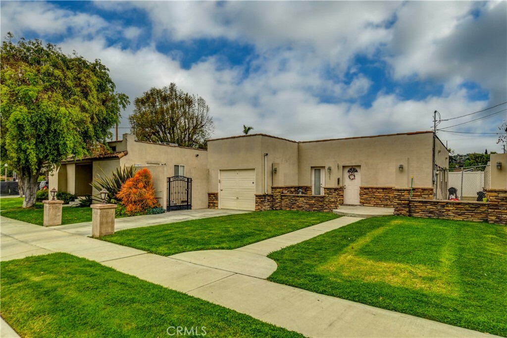 Property Photo: 500 Park Place CA 90631