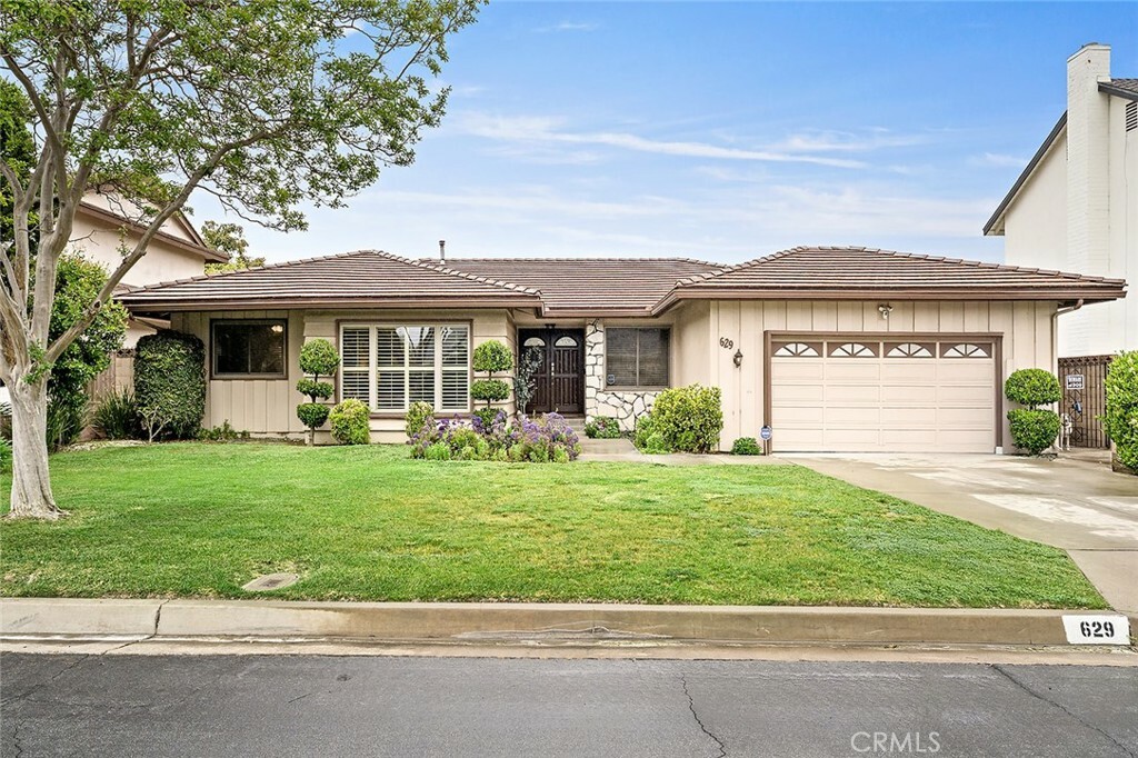 Property Photo:  629 W Wistaria Avenue  CA 91007 