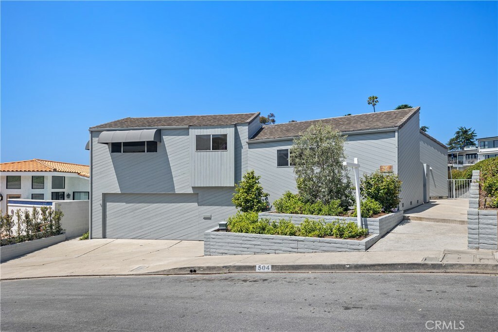 Property Photo: 504 Avenida La Costa CA 92672