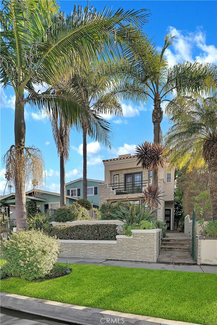 Property Photo: 614 9th Street CA 92648