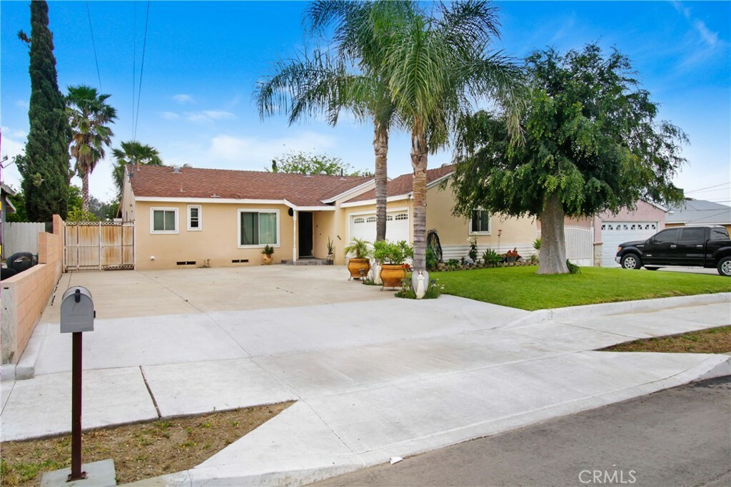 10005 Elwood Avenue  Fontana CA 92335 photo