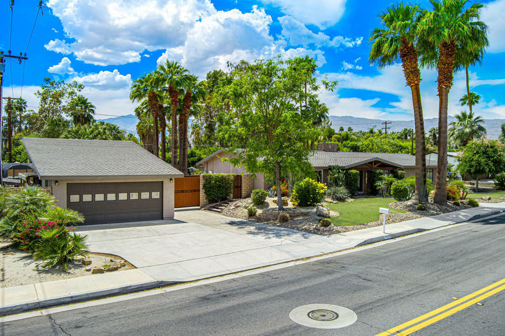 Property Photo: 74619 Fairway Drive CA 92260