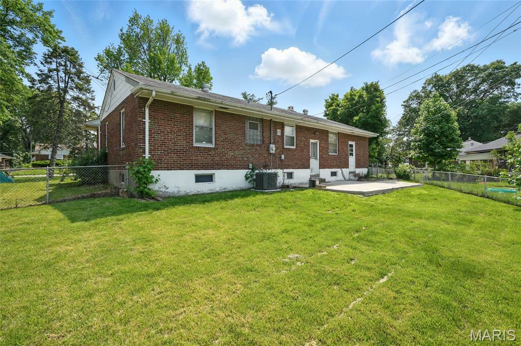 Property Photo: 1217 Duenke Drive MO 63137