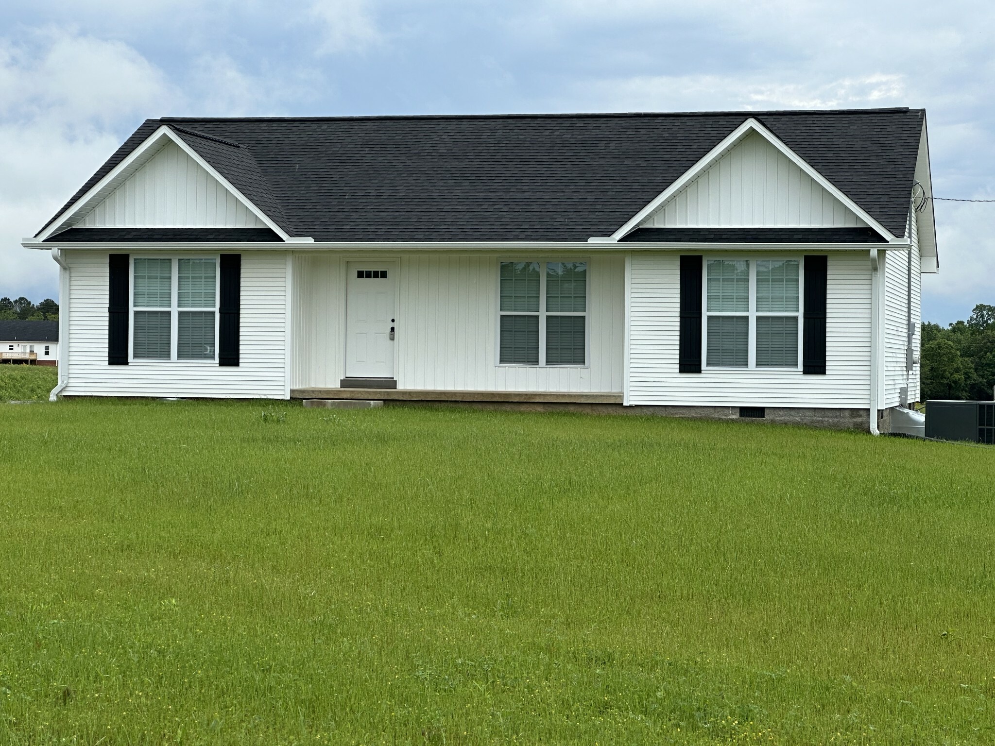 Property Photo: 163 Rigling Rd TN 38469