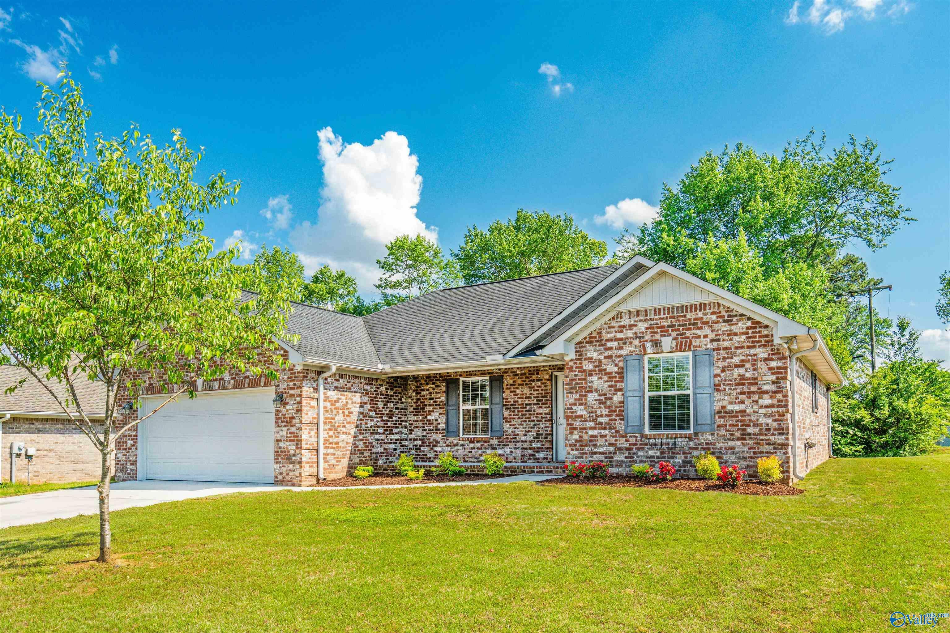 Property Photo: 19048 Racheals Loop AL 35611