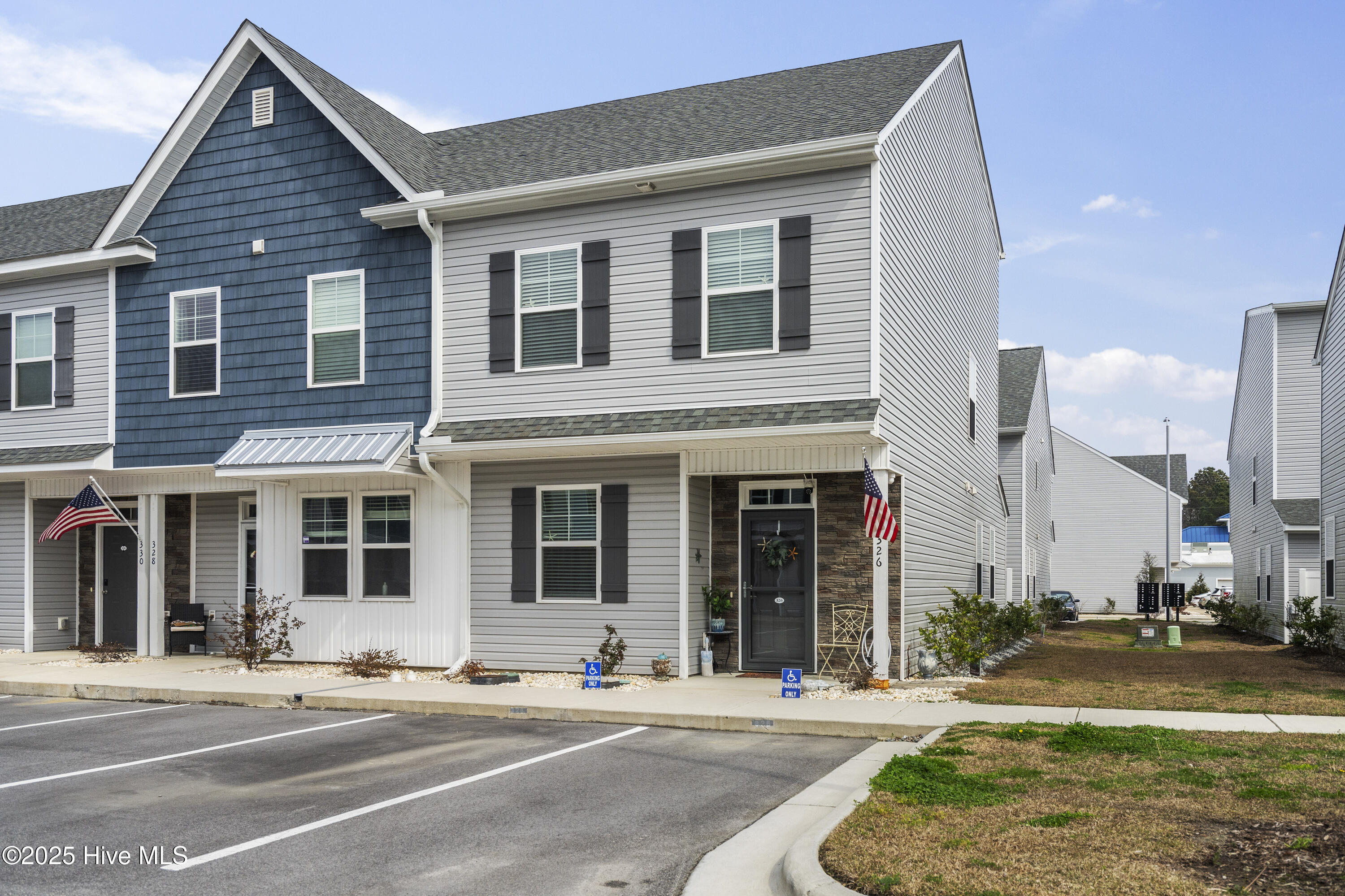 Property Photo:  326 Starfish Lane  NC 28460 