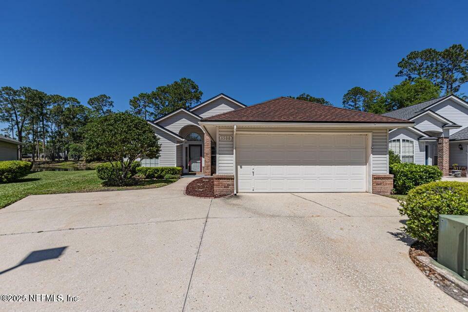 Property Photo: 1500 Linkside Drive FL 32003