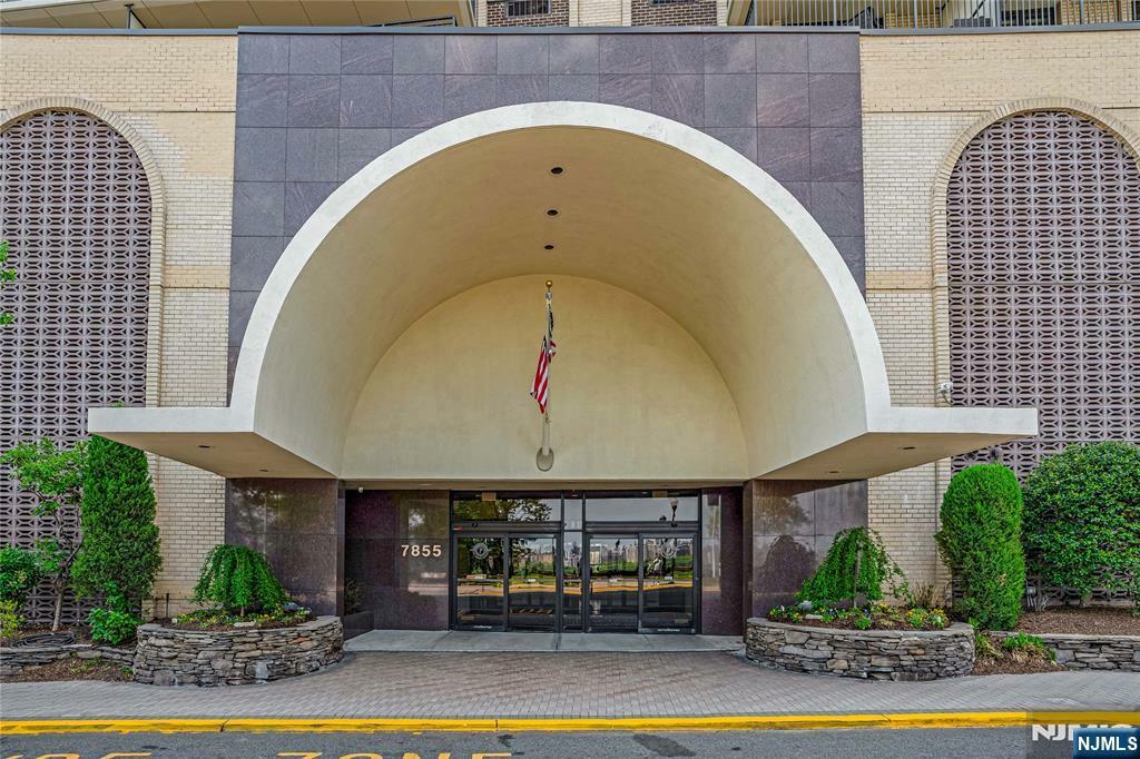 Property Photo: 7855 Boulevard East 29L NJ 07047