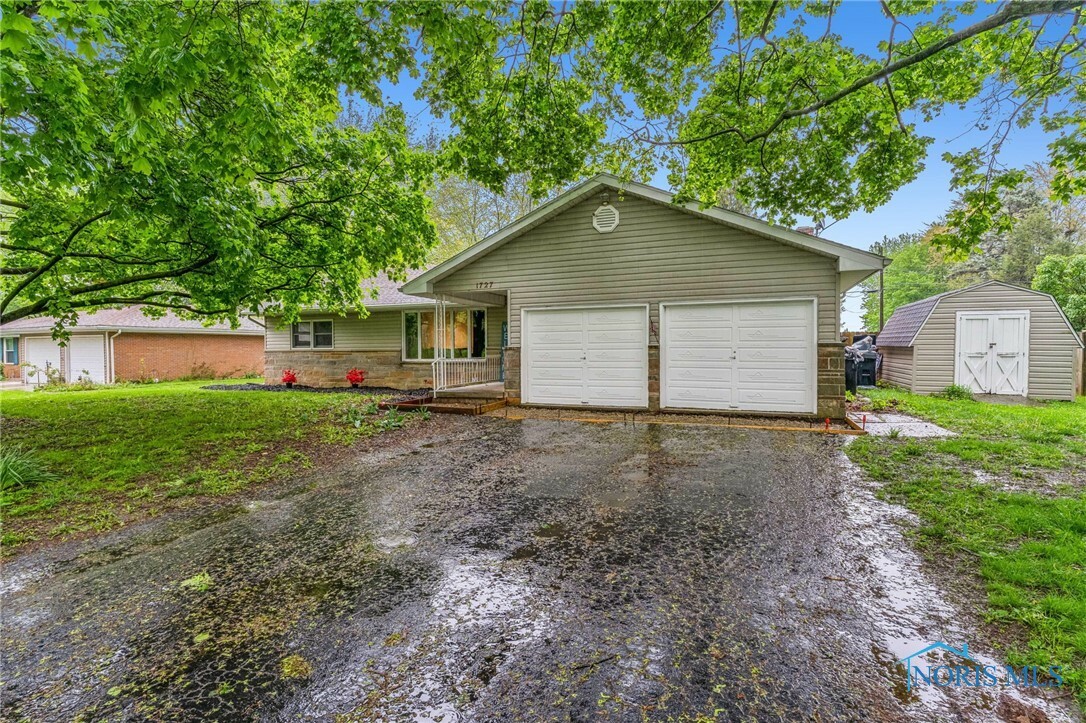 Property Photo: 1727 Brookside Drive OH 45840