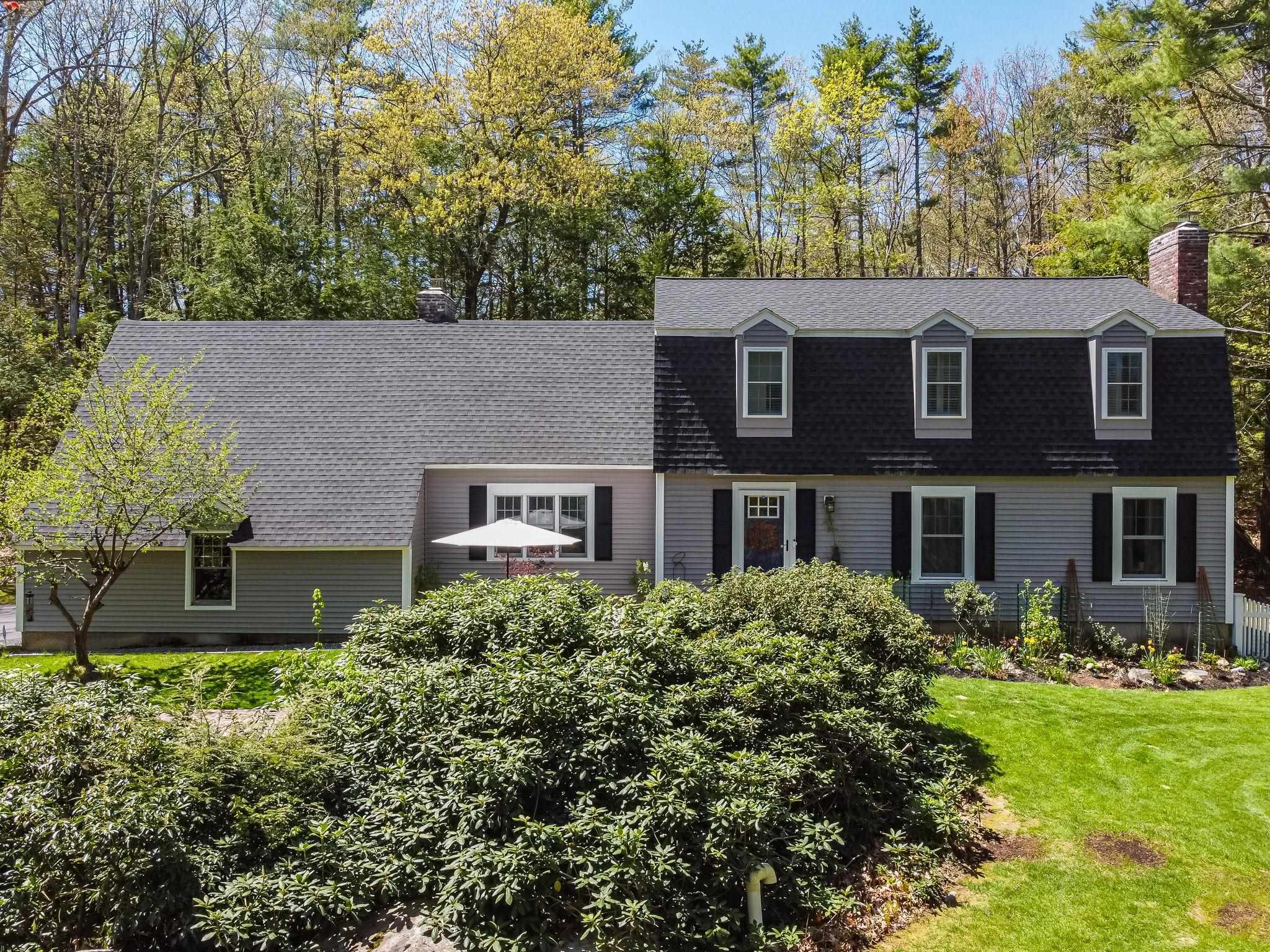 Property Photo: 10 Greenbriar Lane NH 03031