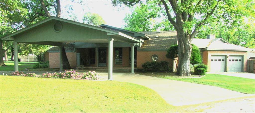 Property Photo: 1509 N Gaines Street TX 75119