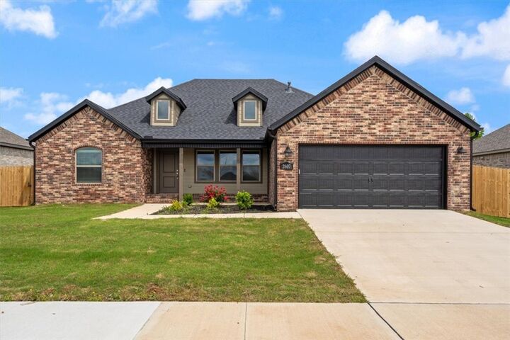 Property Photo:  2607 Penny Street  AR 72761 