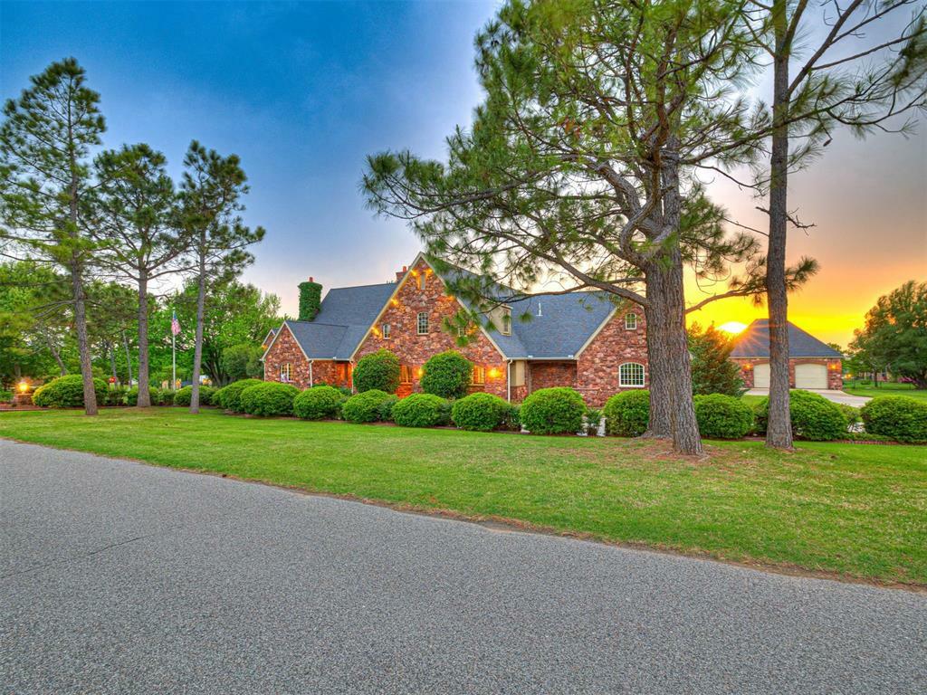 Property Photo: 3812 Ridgeline Drive OK 73072