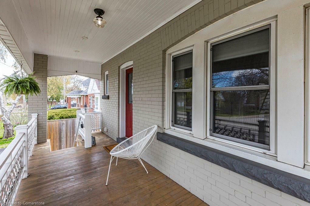 Photo de la propriété: 938 Lawrence Road ON L8K 2A6
