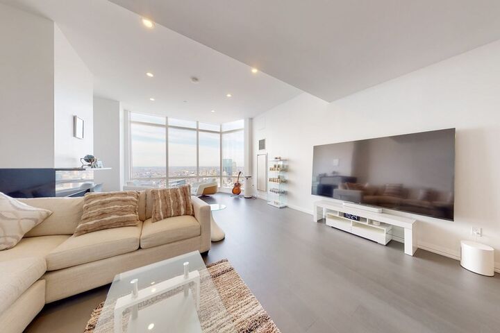 Property Photo:  1 Franklin St Ph1f  MA 02110 