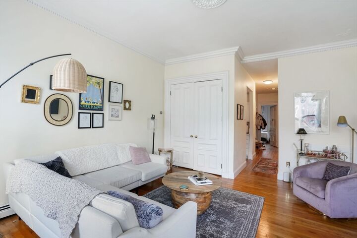 Property Photo:  315 Beacon St 8  MA 02116 