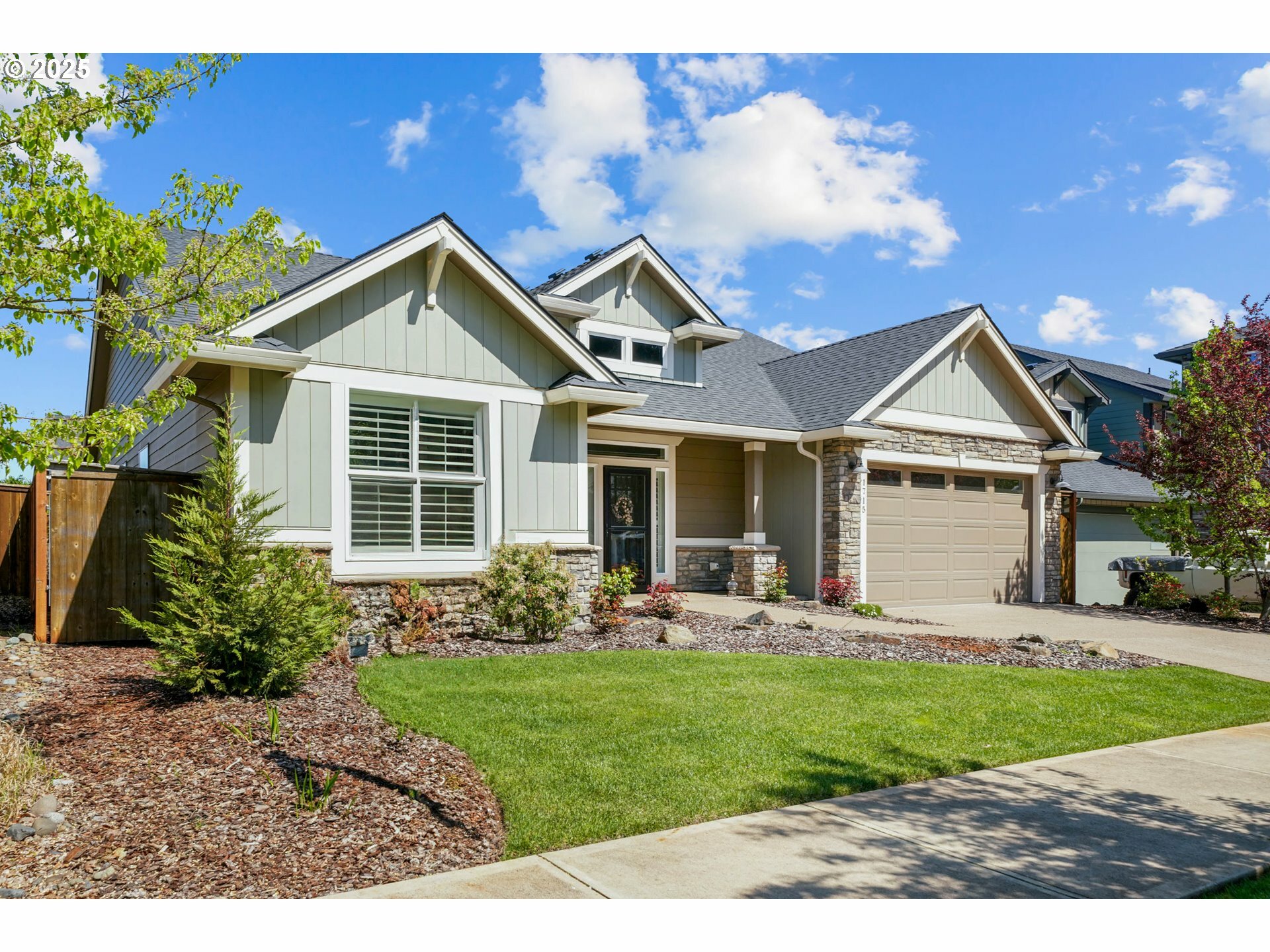 Property Photo: 1715 York Butte Ave OR 97306