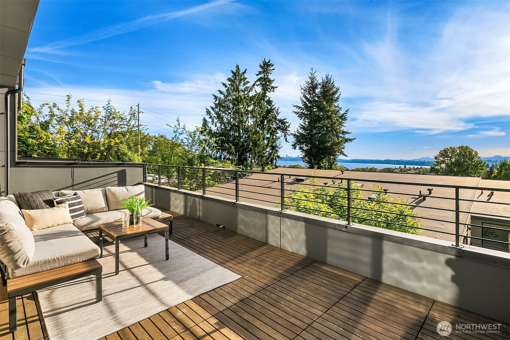 Property Photo: 8721 114th Avenue NE B WA 98033