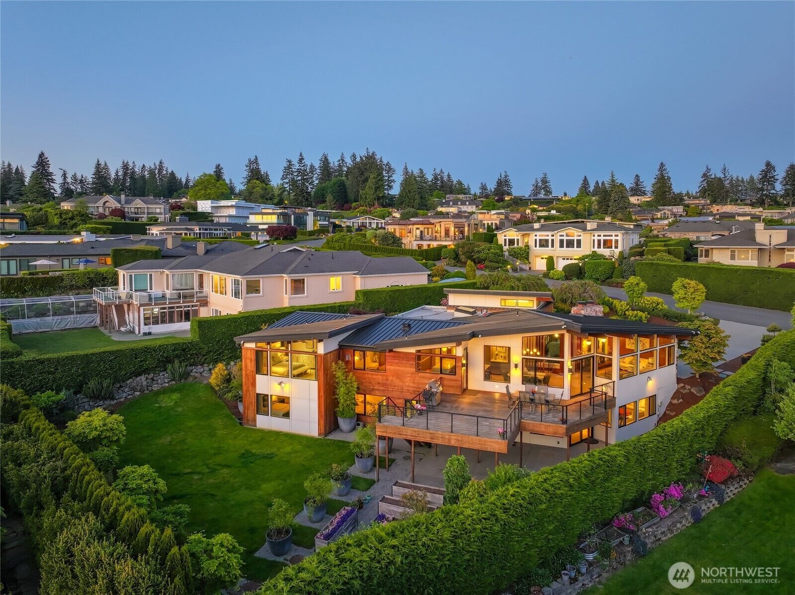 Property Photo:  1615  90 Avenue NE  WA 98004 