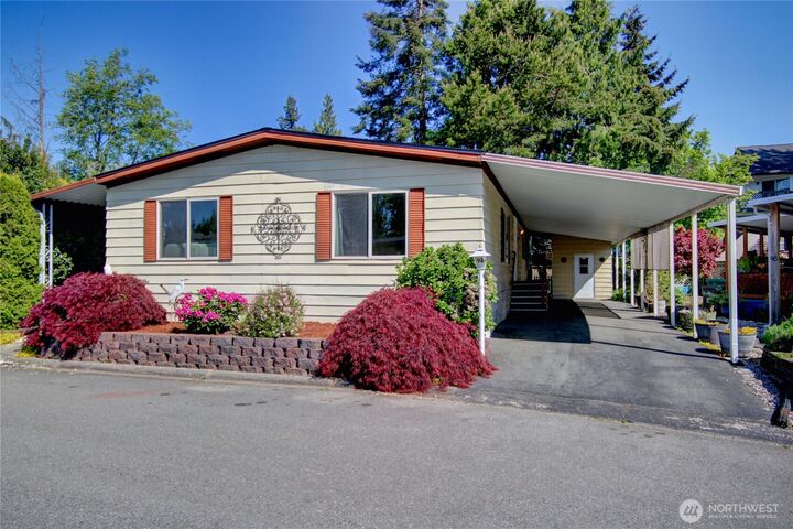 Property Photo: 815 124th Street SW 94 WA 98204