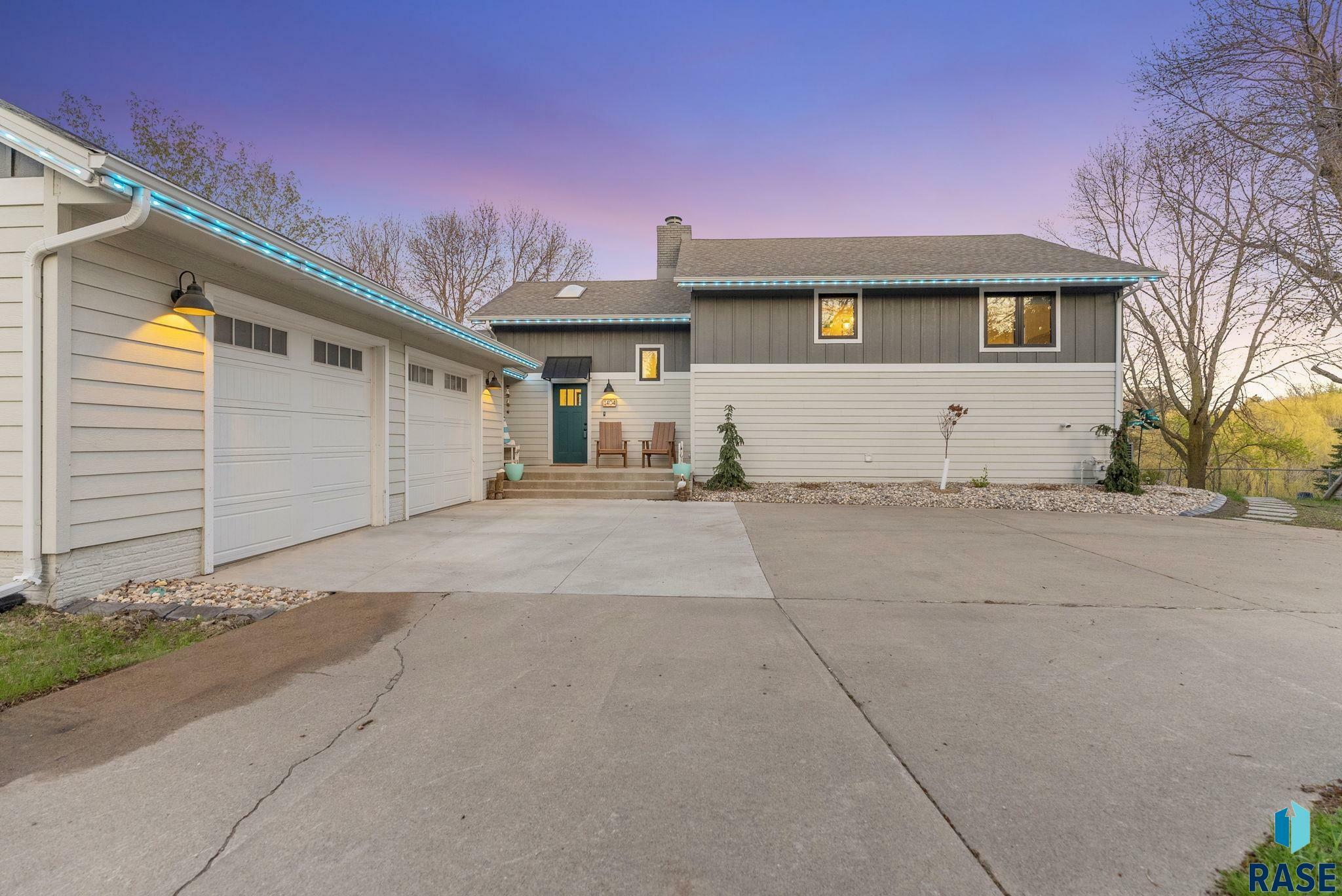 Property Photo: 1404 S Street Car Pl SD 57110