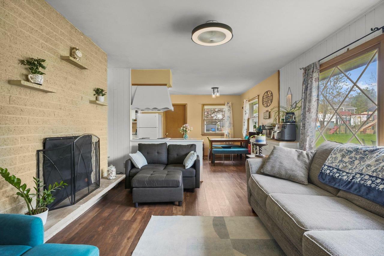 Property Photo: 2 Riverdale Circle WI 53094