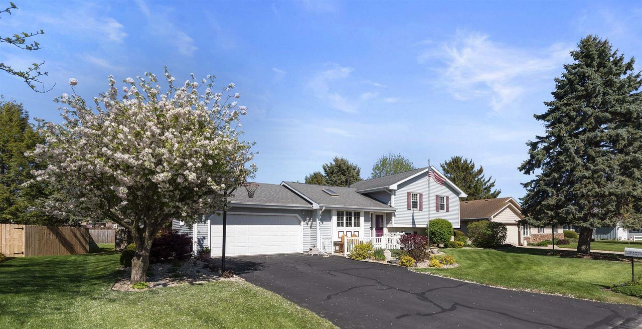Property Photo: 2126 Ontario Drive WI 53545