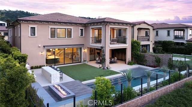 Property Photo: 105 Lanzon CA 92602