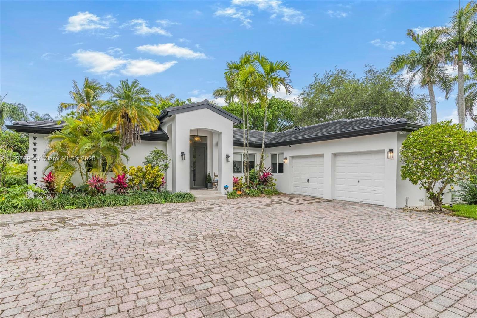 7560 SW 144th St  Palmetto Bay FL 33158 photo