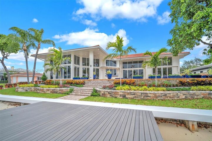 Property Photo: 1925 Harbourview Dr FL 33316