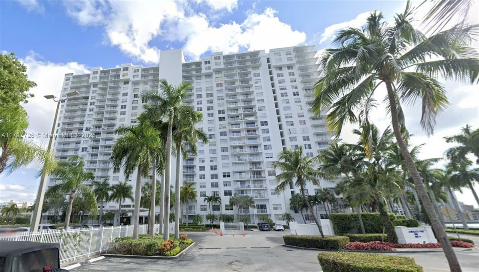 Property Photo: 2851 NE 183rd St 501E FL 33160
