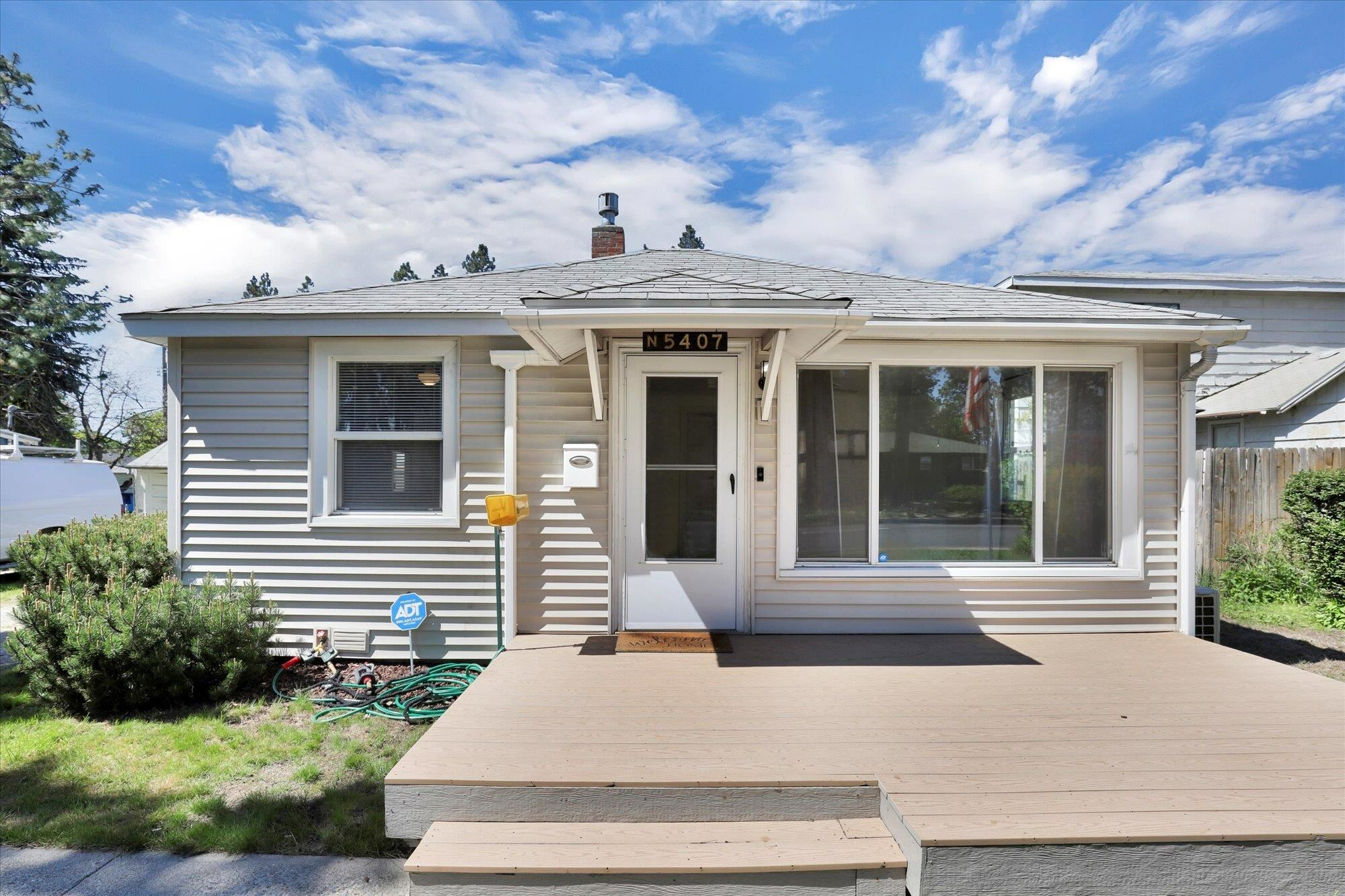 Property Photo: 5407 N Maple St WA 99205