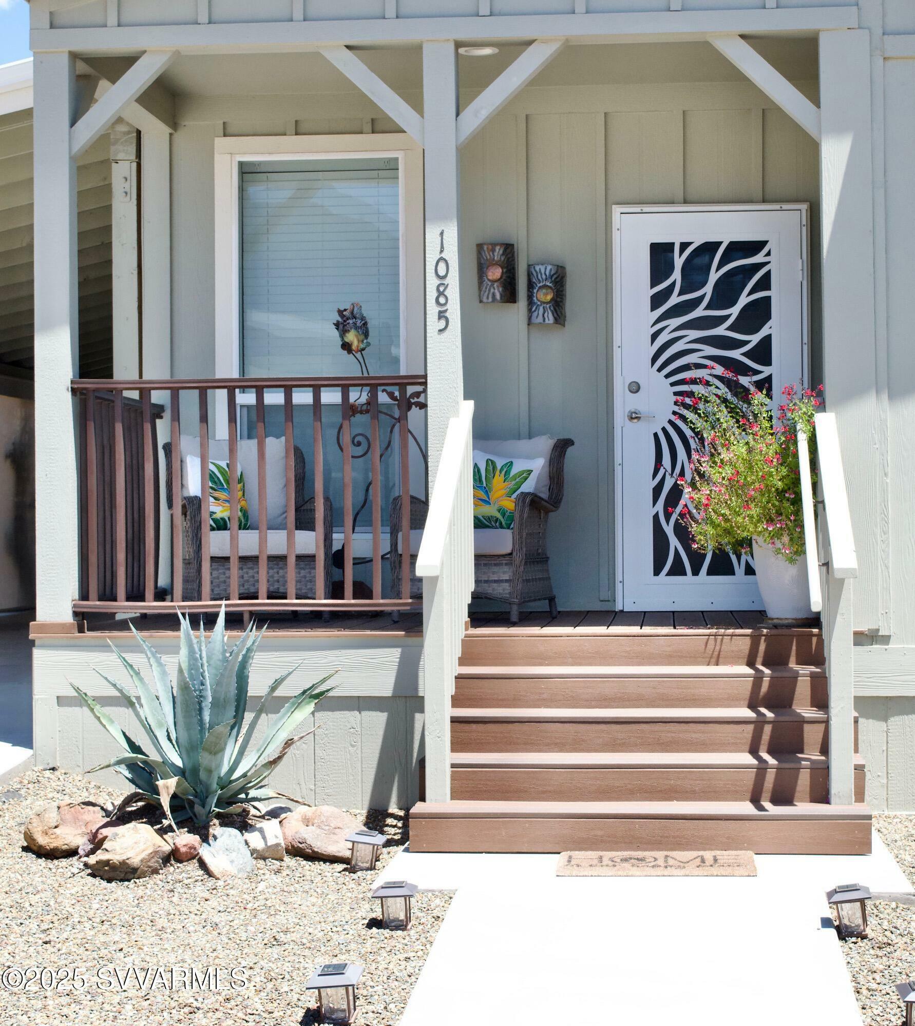 Property Photo: 1085 Crenshaw Ave AZ 86326