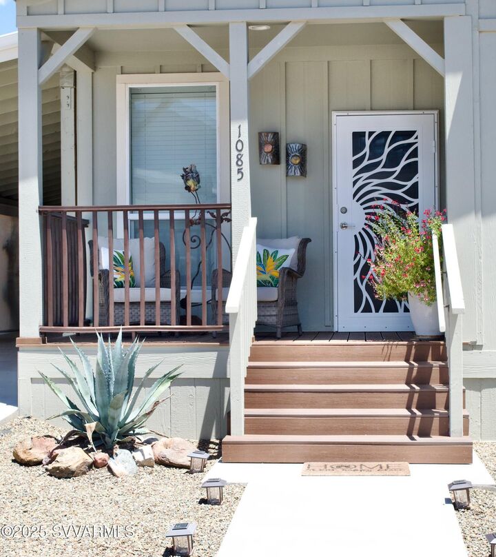 Property Photo:  1085 Crenshaw Ave  AZ 86326 