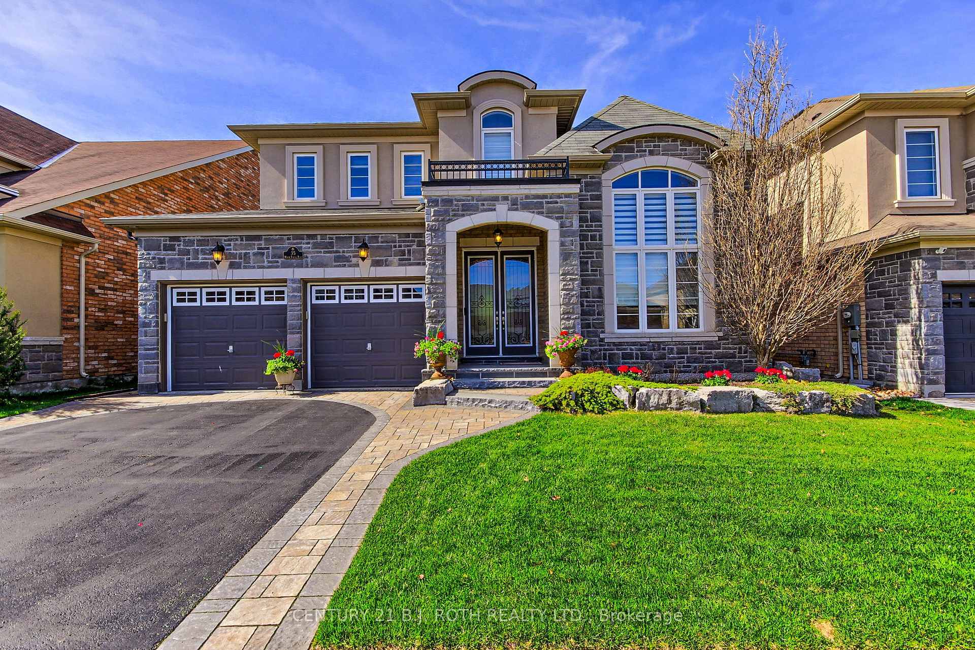 Property Photo: 35 Manor Forest Road ON L0G 1M0